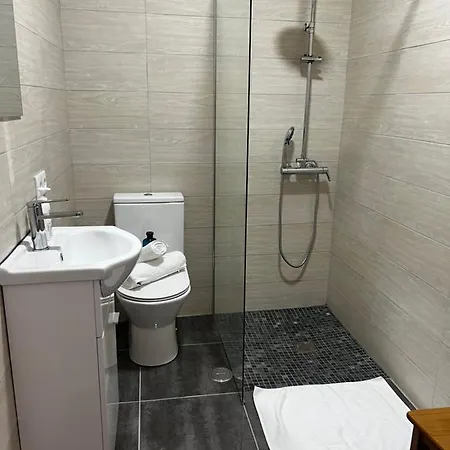 White Guest * Fátima