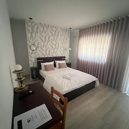 White Guest * Fátima