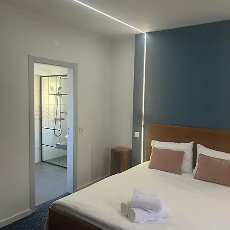 White Guest Villa Fátima